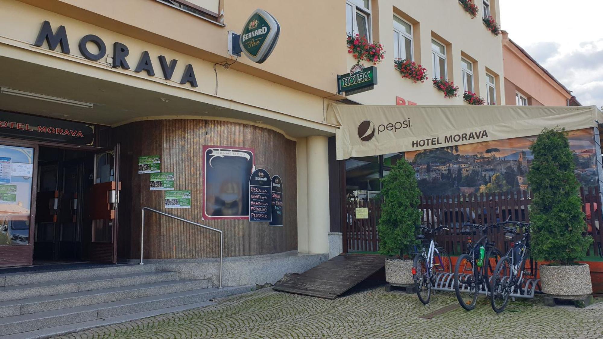 Hotel Morava Jevicko Экстерьер фото