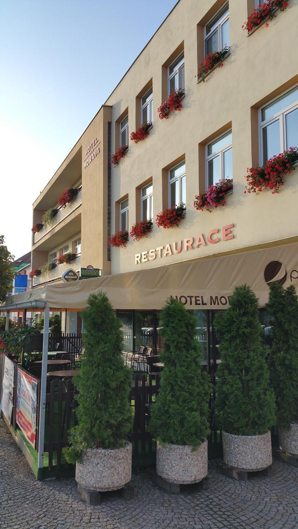 Hotel Morava Jevicko Экстерьер фото