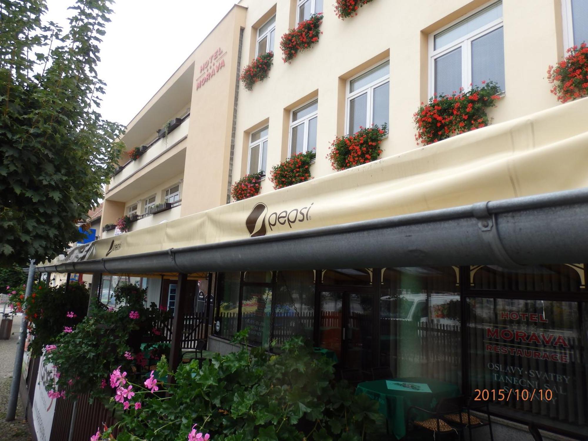 Hotel Morava Jevicko Экстерьер фото