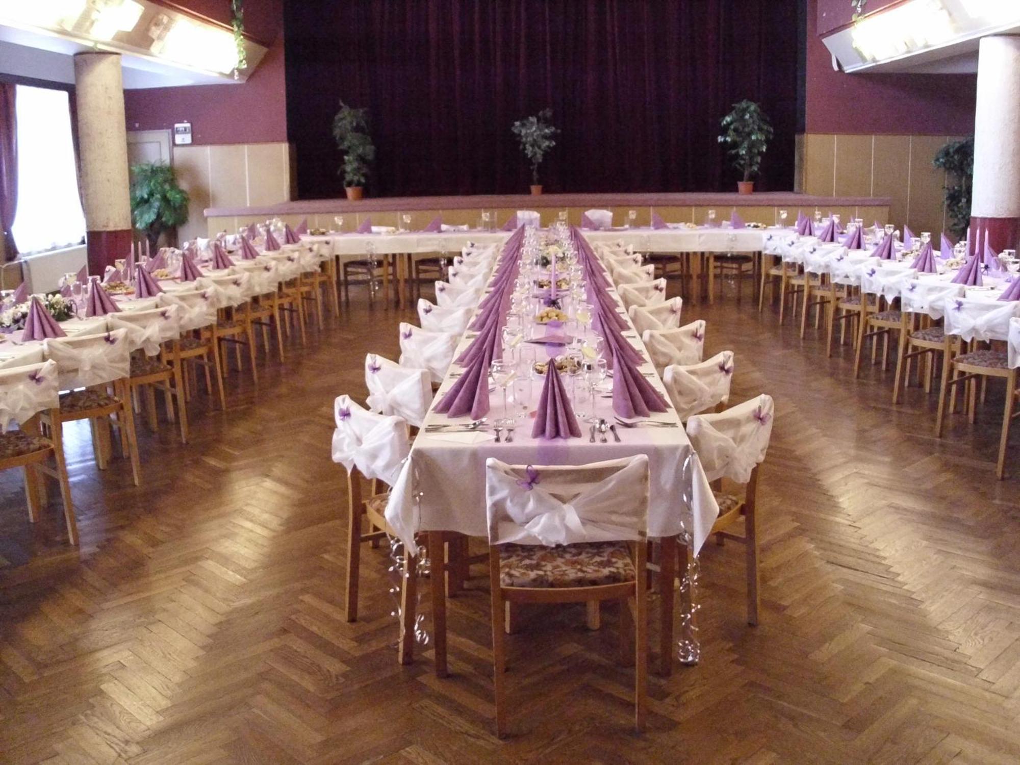 Hotel Morava Jevicko Экстерьер фото